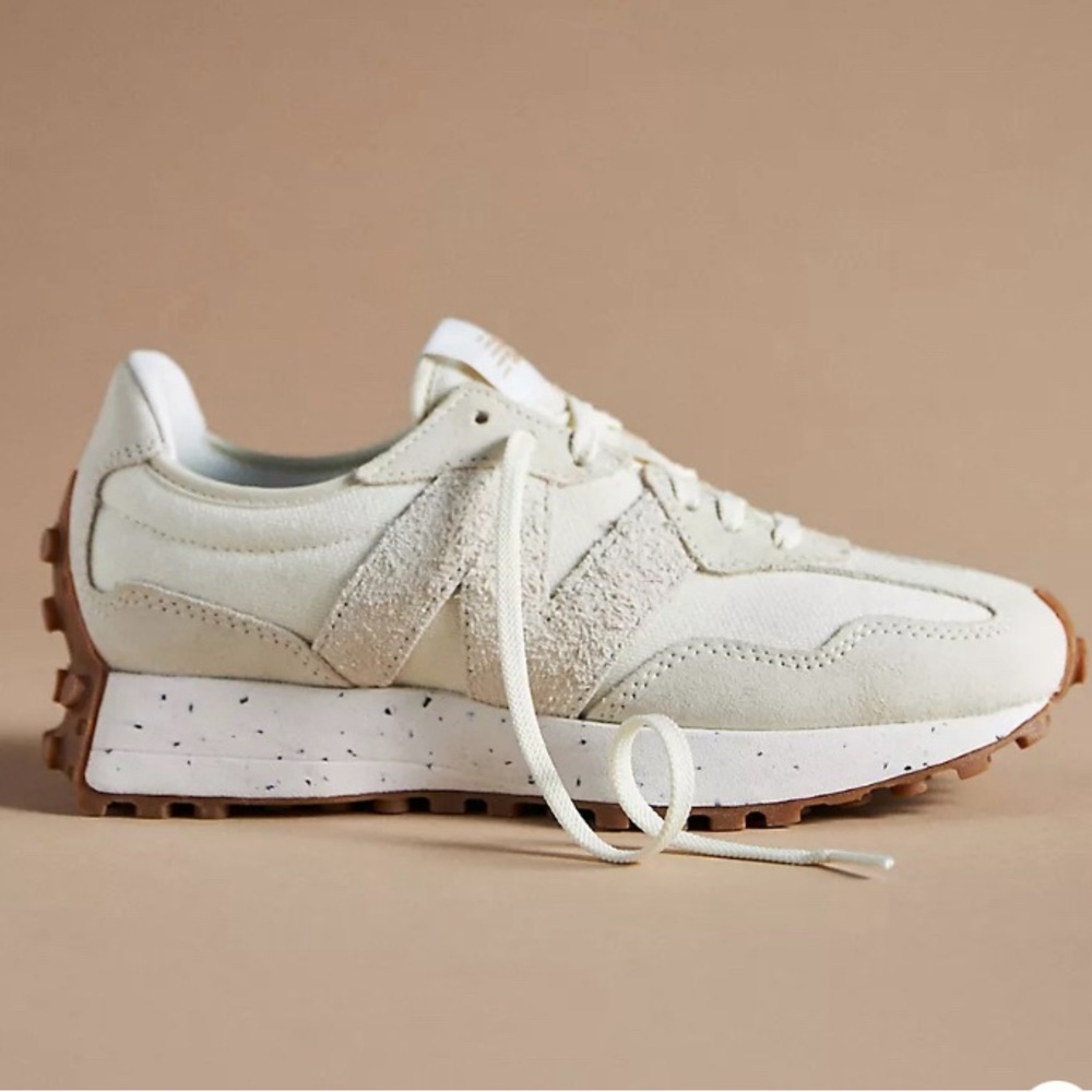 New Balance 327 Sneakers